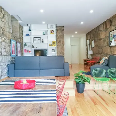 Breyner Stonewall Apartment